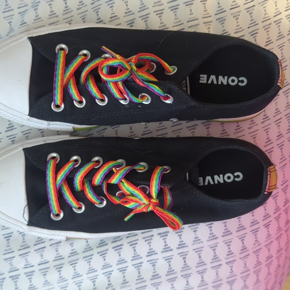 Pride Converse!